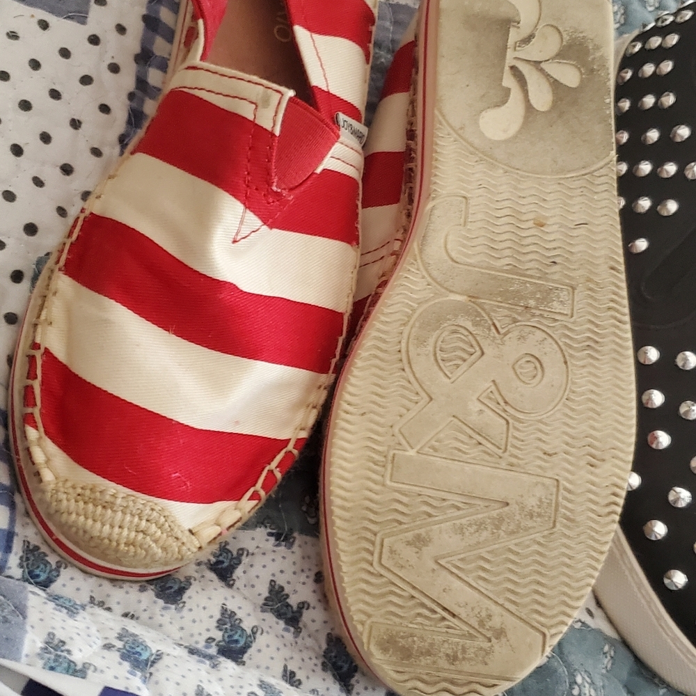 Tennis shoes 👟